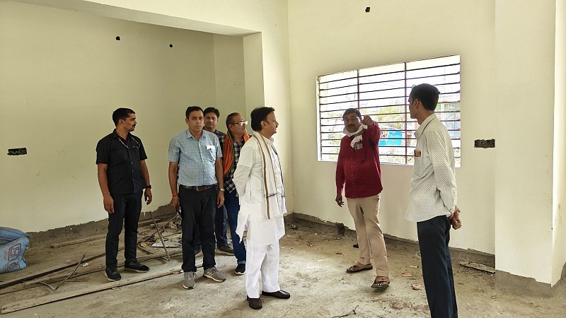 उप मुख्यमंत्री शुक्ल ने निर्माणाधीन पीडब्ल्यूडी भवन का किया निरीक्षण उप मुख्यमंत्री शुक्ल ने निर्माणाधीन पीडब्ल्यूडी भवन का किया निरीक्षण