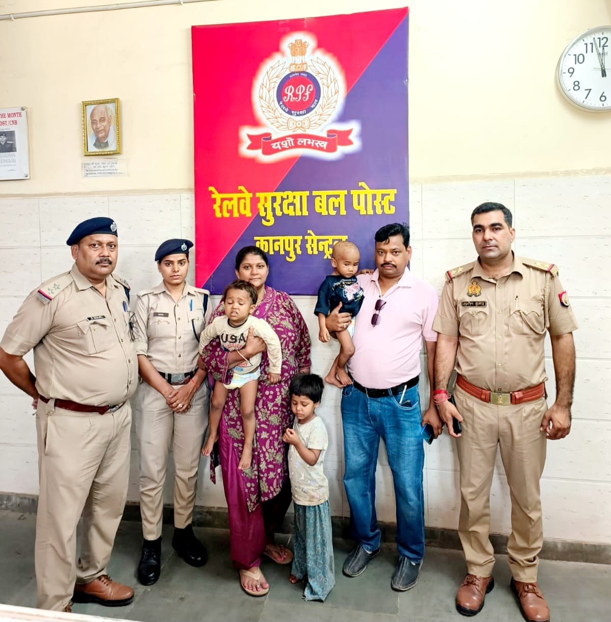 सेंट्रल रेलवे स्टेशन के प्लेटफार्म 10 पर लावारिश अवस्था में मिले तीन बच्चे