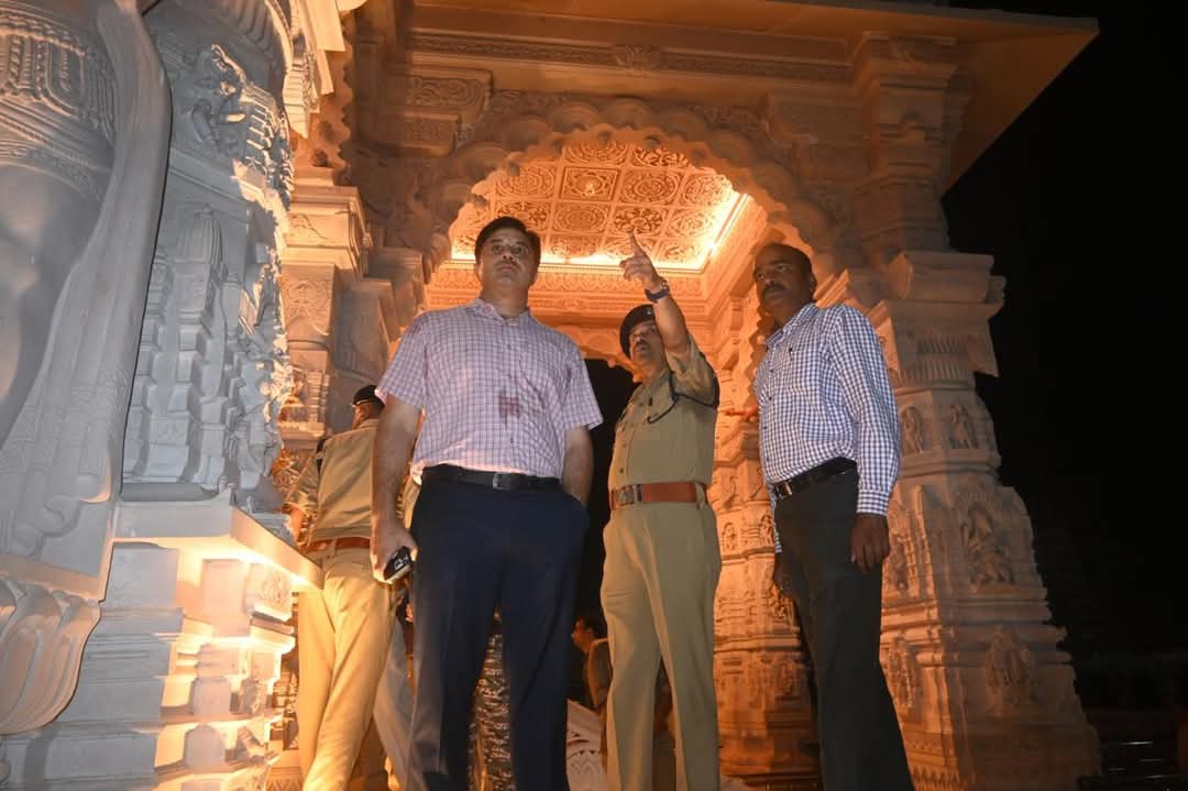 श्रीरामजन्मभूमि मन्दिर परिसर का स्थलीय भ्रमण श्रीरामजन्मभूमि मन्दिर परिसर का स्थलीय भ्रमण