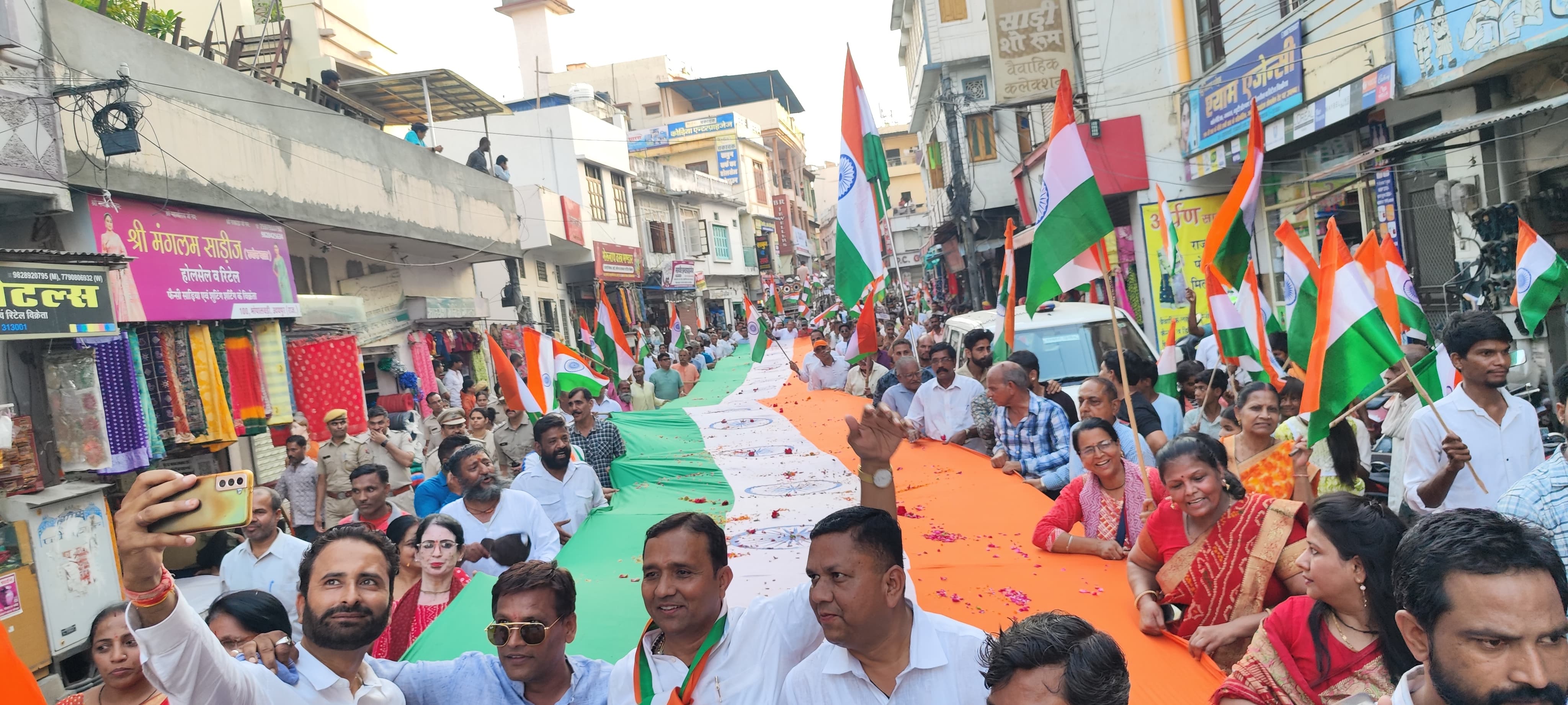ऑपरेशन सिंदूर’की सफलता पर उदयपुर में तिरंगा यात्रा : देशप्रेम, एकता और वीरता के जयघोष से गूंजा शहर