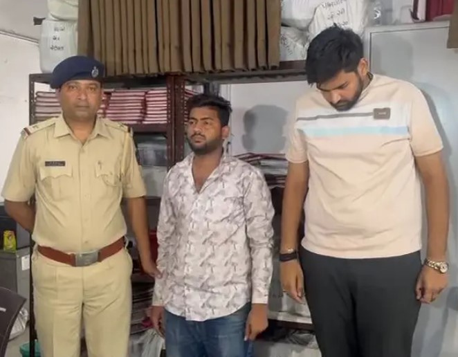 सूरत दुष्कर्म मामले में भाजपा वार्ड महामंत्री आदित्य उपाध्याय समेत दो गिरफ्तार, पार्टी से  किया गया निलंबित , जाने पूरा मामला….
