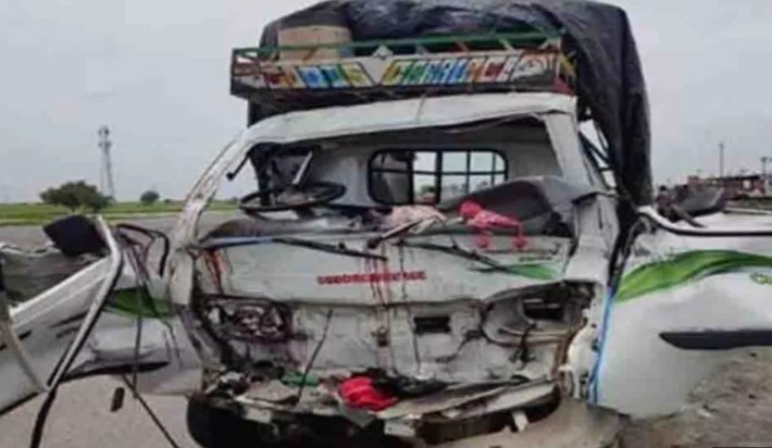 बगोदरा हाईवे पर पार्क ट्रेलर से कार की भीषण टक्कर, एक की मौत, 3 घायल