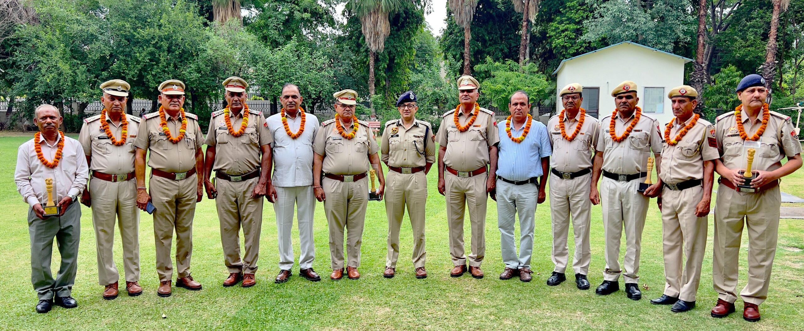 फरीदाबाद में 13 पुलिसकर्मी हुए सेवानिवृत्त, विदाई समारोह आयोजित