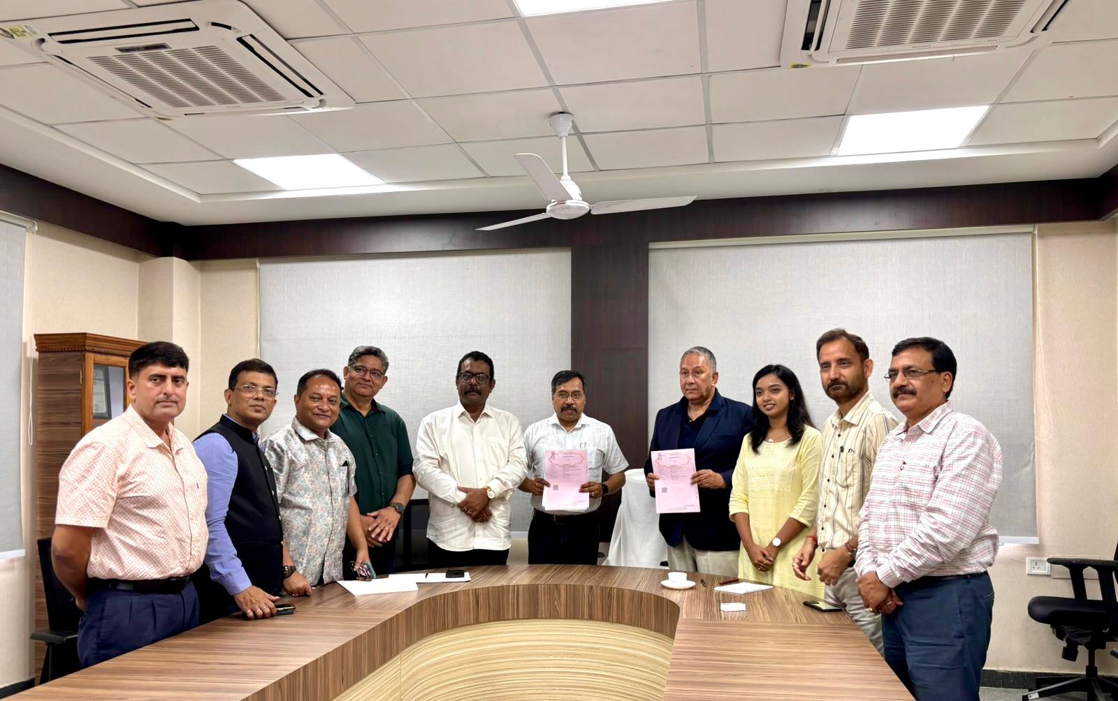 कॉटन यूनिवर्सिटी और बालीपाड़ा फाउंडेशन में पर्यावरण संरक्षण को लेकर एमओयू साइन