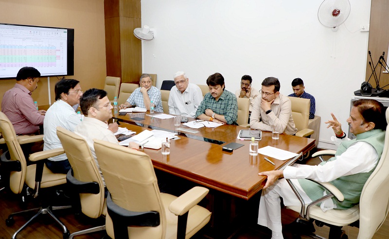 बजट की कमी नहीं, समयबद्ध क्रियान्वयन को दें प्राथमिकता : उप मुख्यमंत्री शुक्ल