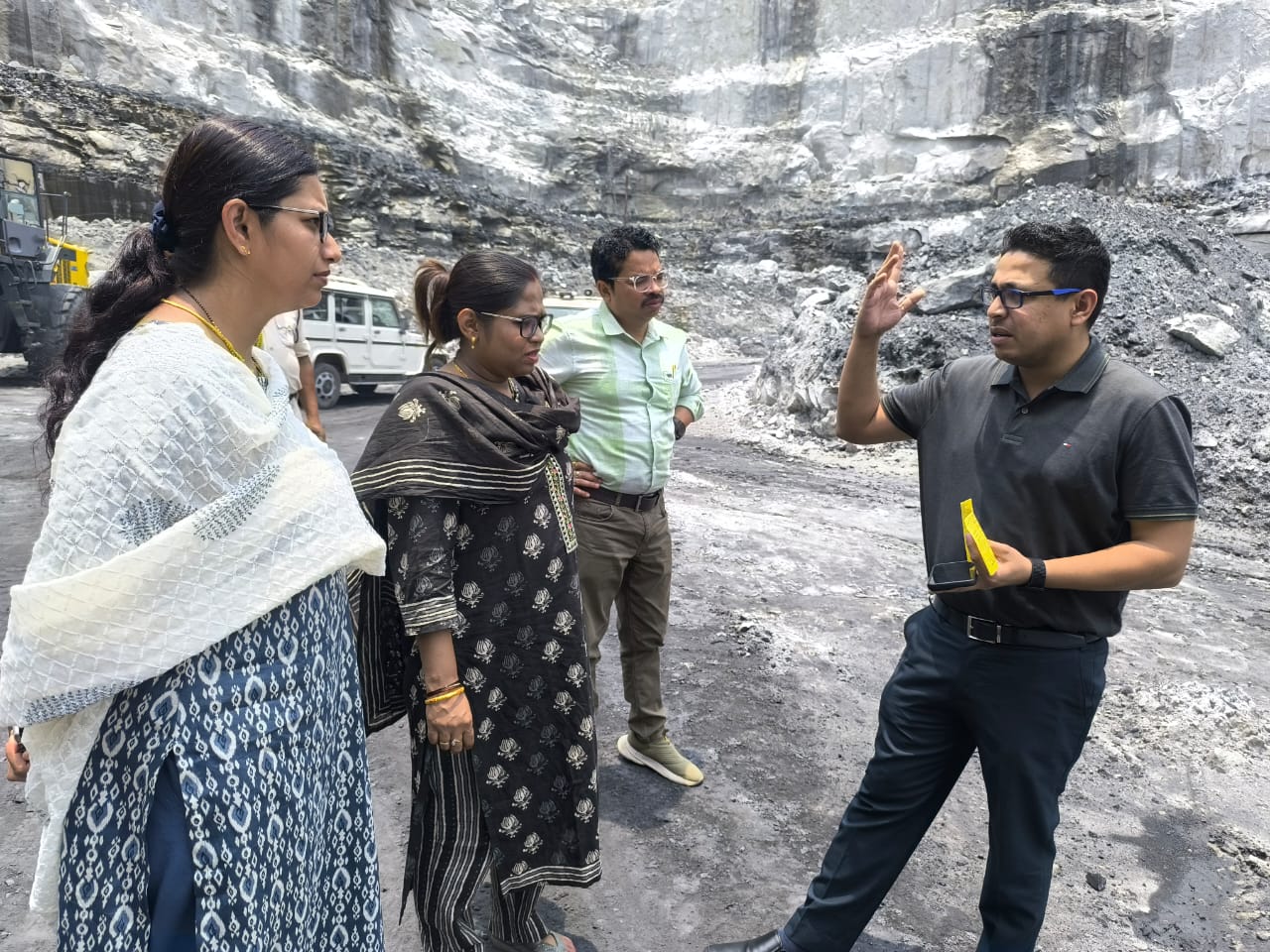 अनूपपुर: खनिज के अवैध परिवहन एवं उत्खनन पर लगाए प्रभावी रोक- कलेक्टर