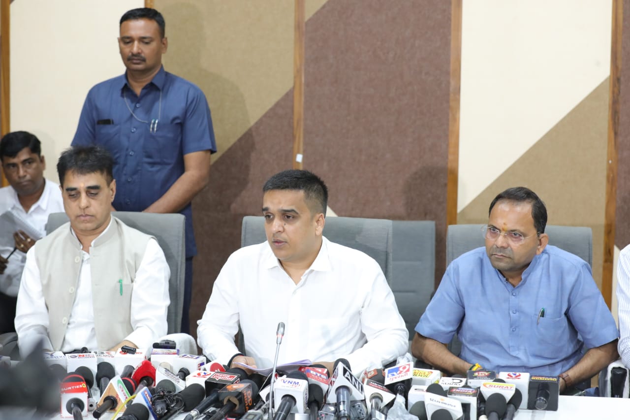 हीरा इकाइयों और श्रमिकों के लिए विशेष सहायता पैकेज की घोषणा