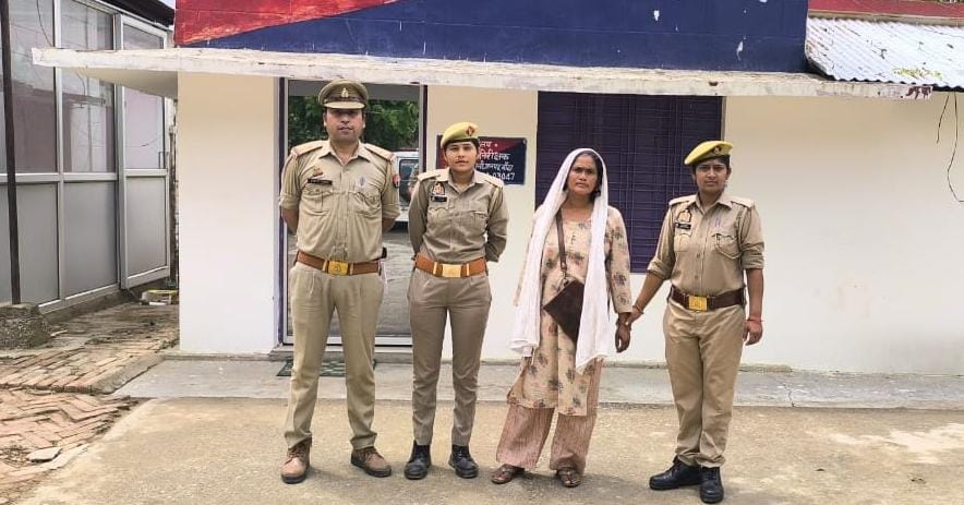 मौरंग खदान बंद कराने की धमकी देकर 50 हजार की वसूली करने वाली युवती गिरफ्तार