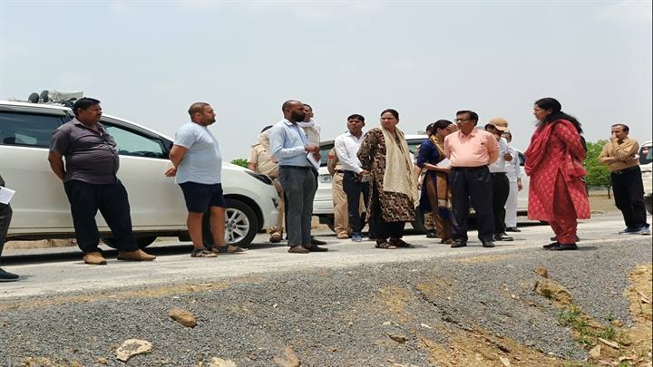रीवाः कलेक्टर ने मुख्यमंत्री के संभावित दौरे की तैयारियों का लिया जायजा