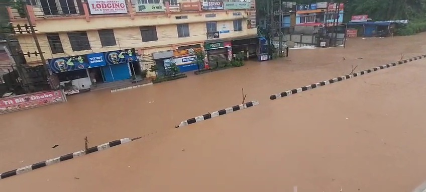 जोराबाट में दूसरे दिन भी जल जमाव से राष्ट्रीय समाज 27 और 6 ठप