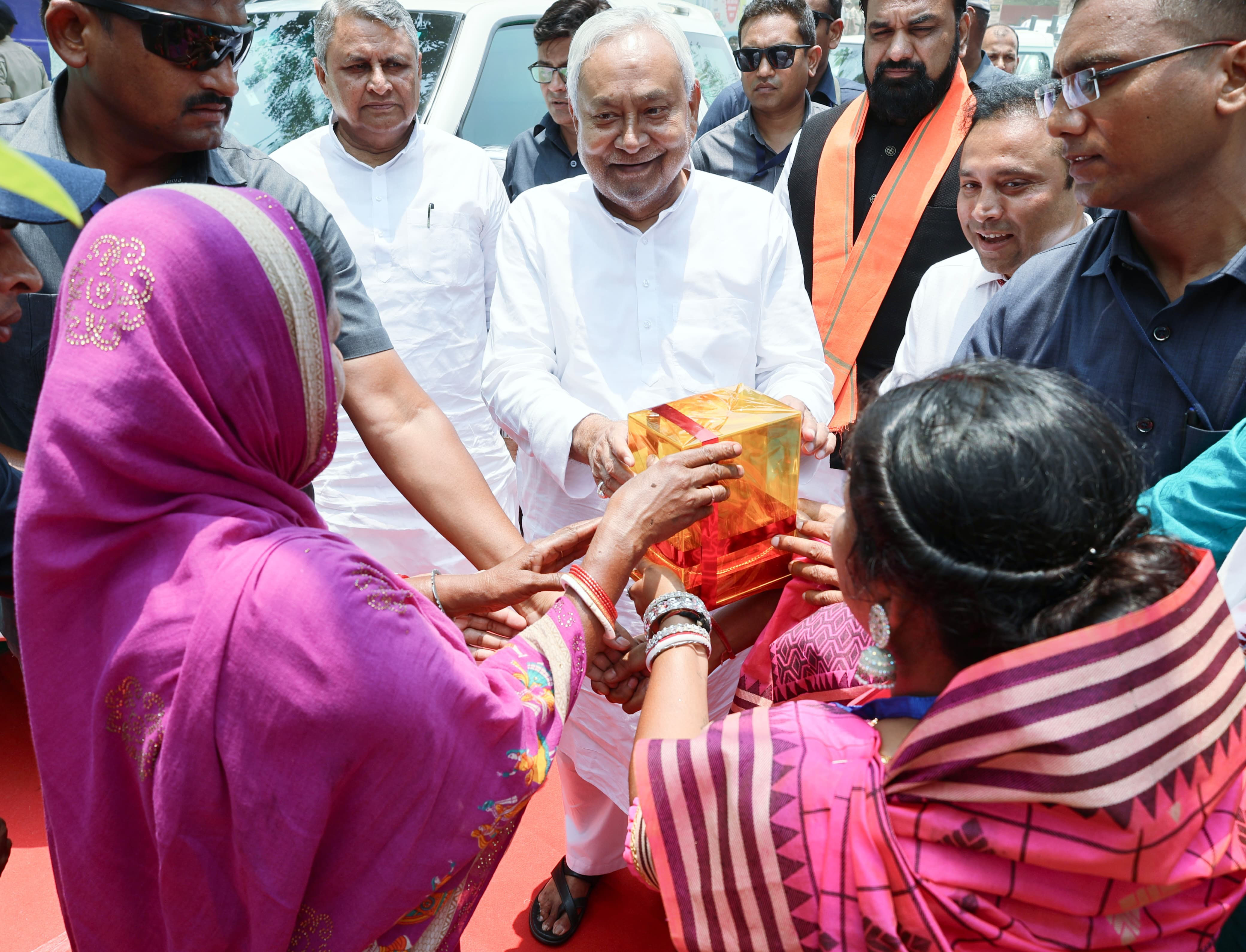 भागलपुर में मुख्यमंत्री नीतीश कुमार डॉ. अंबेडकर समग्र सेवा अभियान के दौरान भागलपुर में मुख्यमंत्री नीतीश कुमार डॉ. अंबेडकर समग्र सेवा अभियान के दौरान
