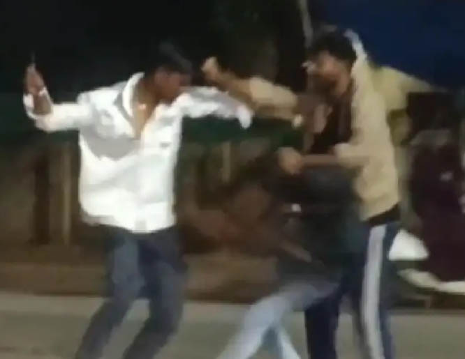 चाकूबाजी की घटना का वीडियो वायरल, आरोपित गिरफ्तार