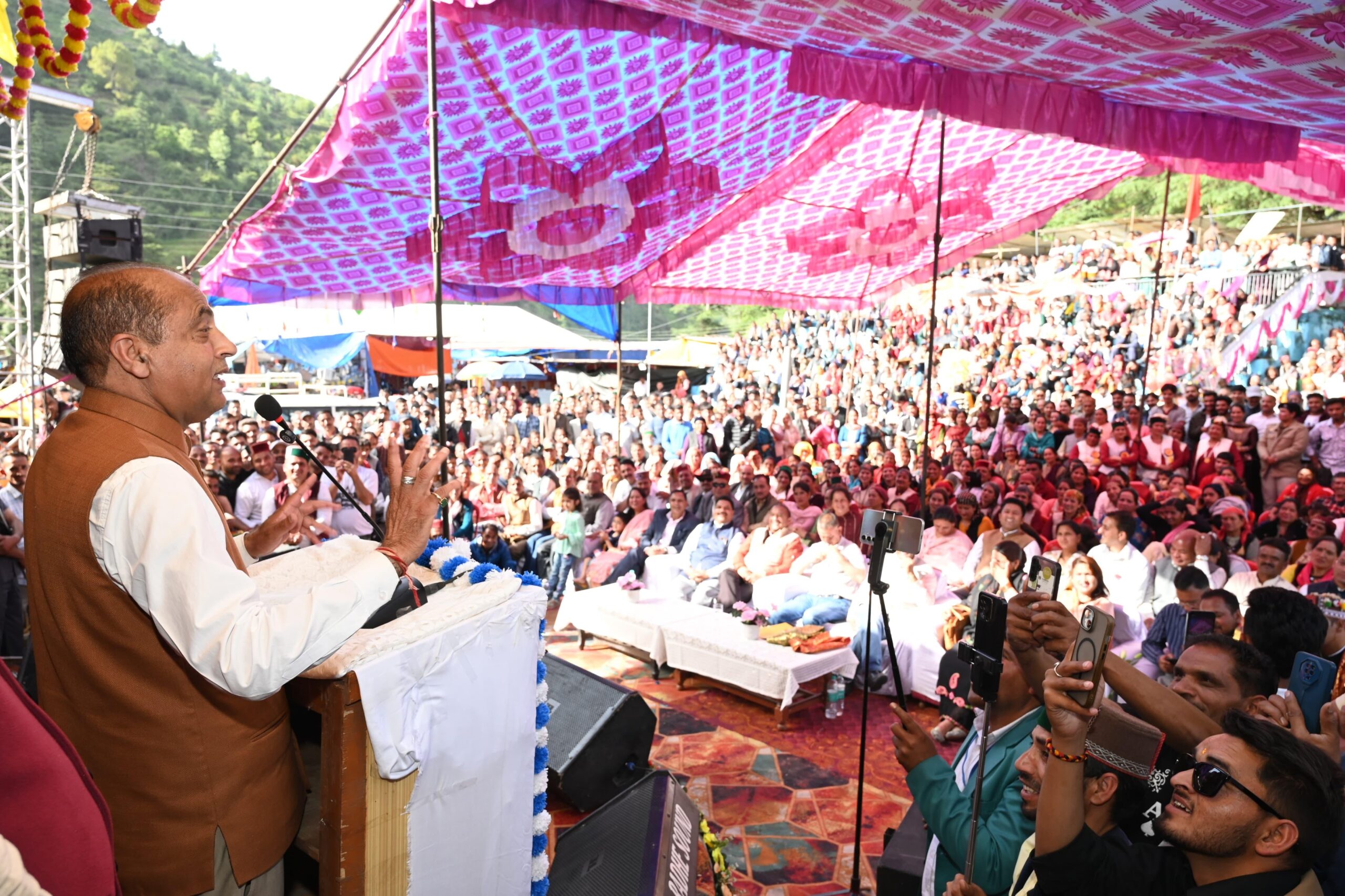 सुक्खू सरकार अनुशासनहीनता पर कार्रवाई करने के बजाय पर्दा क्यों डाल रही है : जयराम ठाकुर