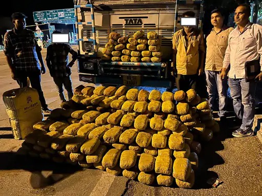 एनसीबी ने पकड़ा 1.48 करोड़ का 300 किलो गांजा, अंतरराज्यीय तस्कर गिरोह का खुलासा