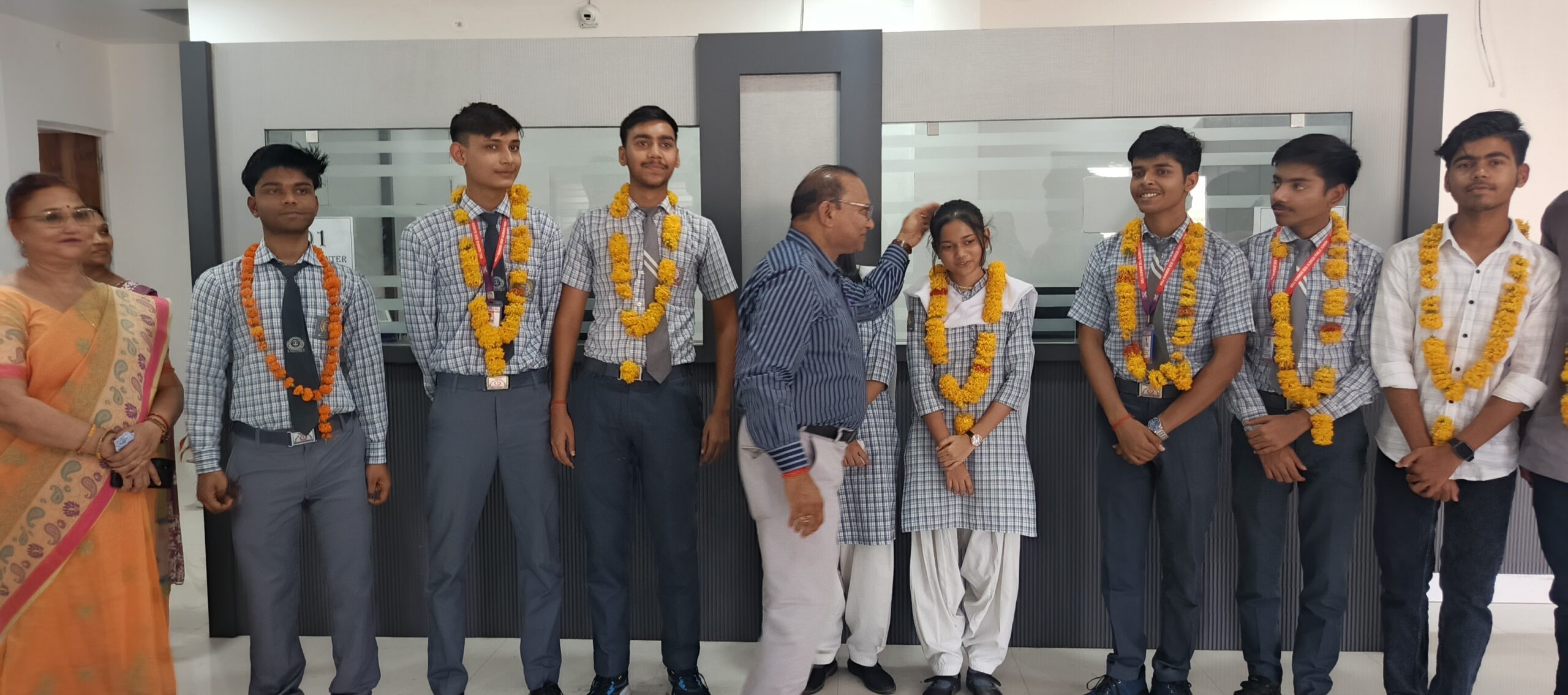 सीबीएसई के हाईस्कूल व इंटर के परिणाम में एल्ड्रिच के छात्रों ने जिले का नाम रोशन किया