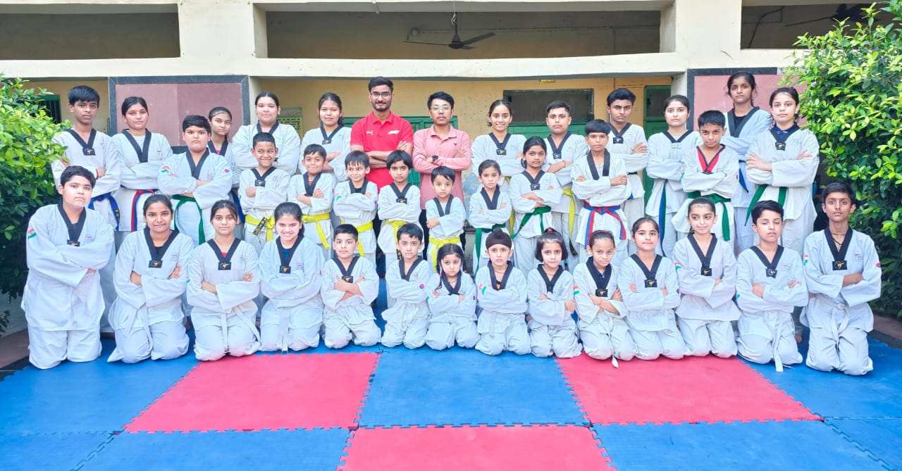 जिला स्तरीय कलर बेल्ट में ताइक्वांडो के 35 खिलाड़ियों ने उत्तीर्ण की परीक्षा