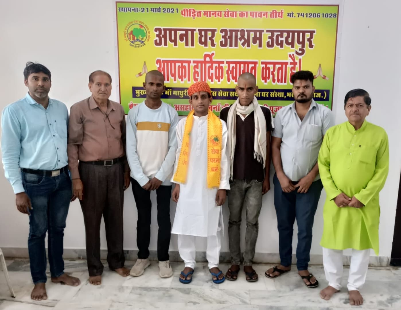 बुद्ध पूर्णिमा पर भाई से मिलन: आश्रम ने मिलाया बिछुड़े परिजनों को