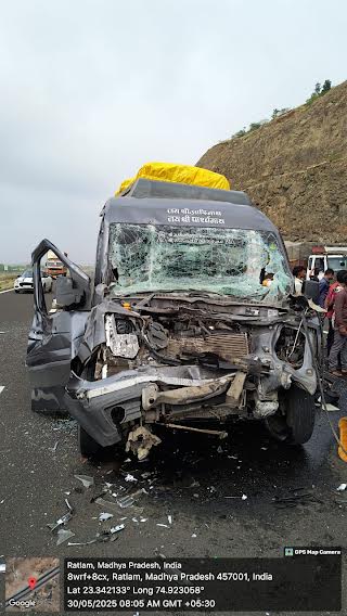 दिल्ली-मुंबई एक्सप्रेस वे पर हादसा, तीर्थ यात्रा से मंदसौर लौट रहे परिवार के 16 लोग घायल, तीन गंभीर