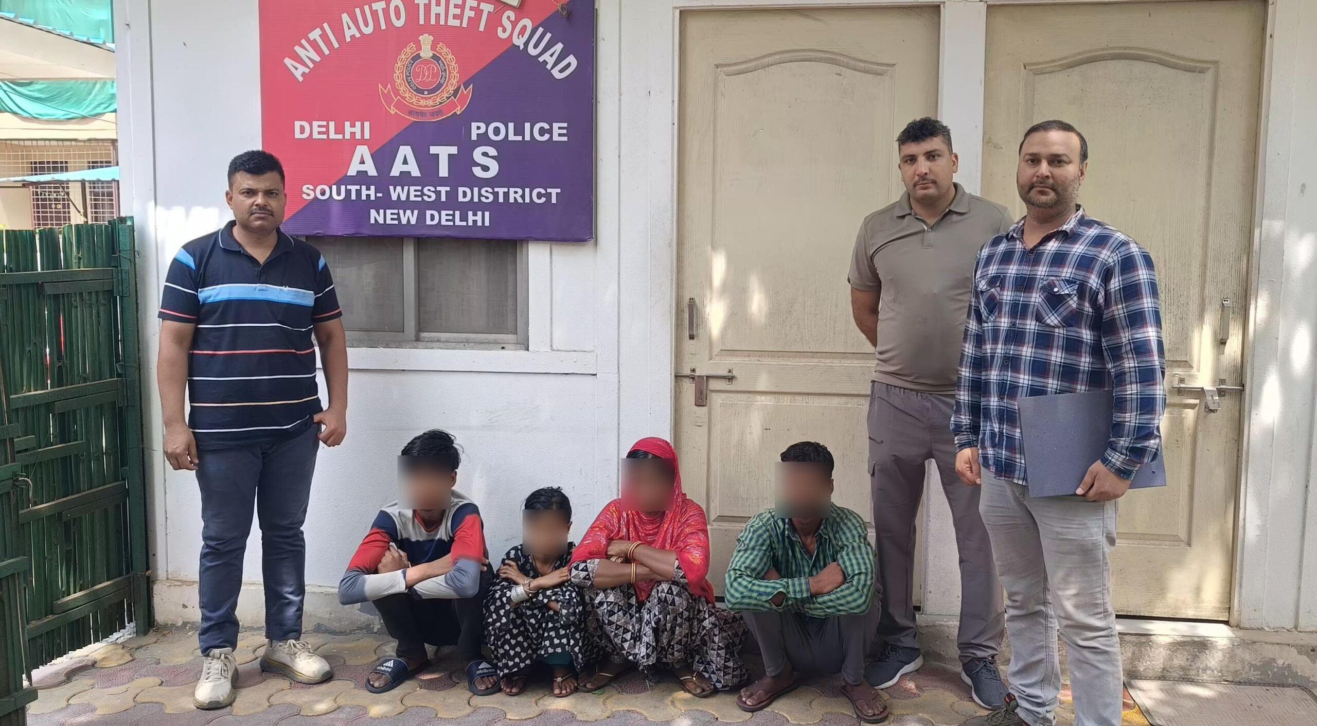 दक्षिण-पश्चिम जिला पुलिस की बड़ी कार्रवाई: 88 बांग्लादेशी अवैध प्रवासी पकड़े गए