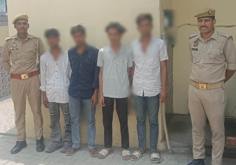 चौधरी चरण सिंह स्मारक शिक्षण संस्थान से चाेरी के आरोप में संभल निवासी तीन युवकों समेत चार गिरफ्तार