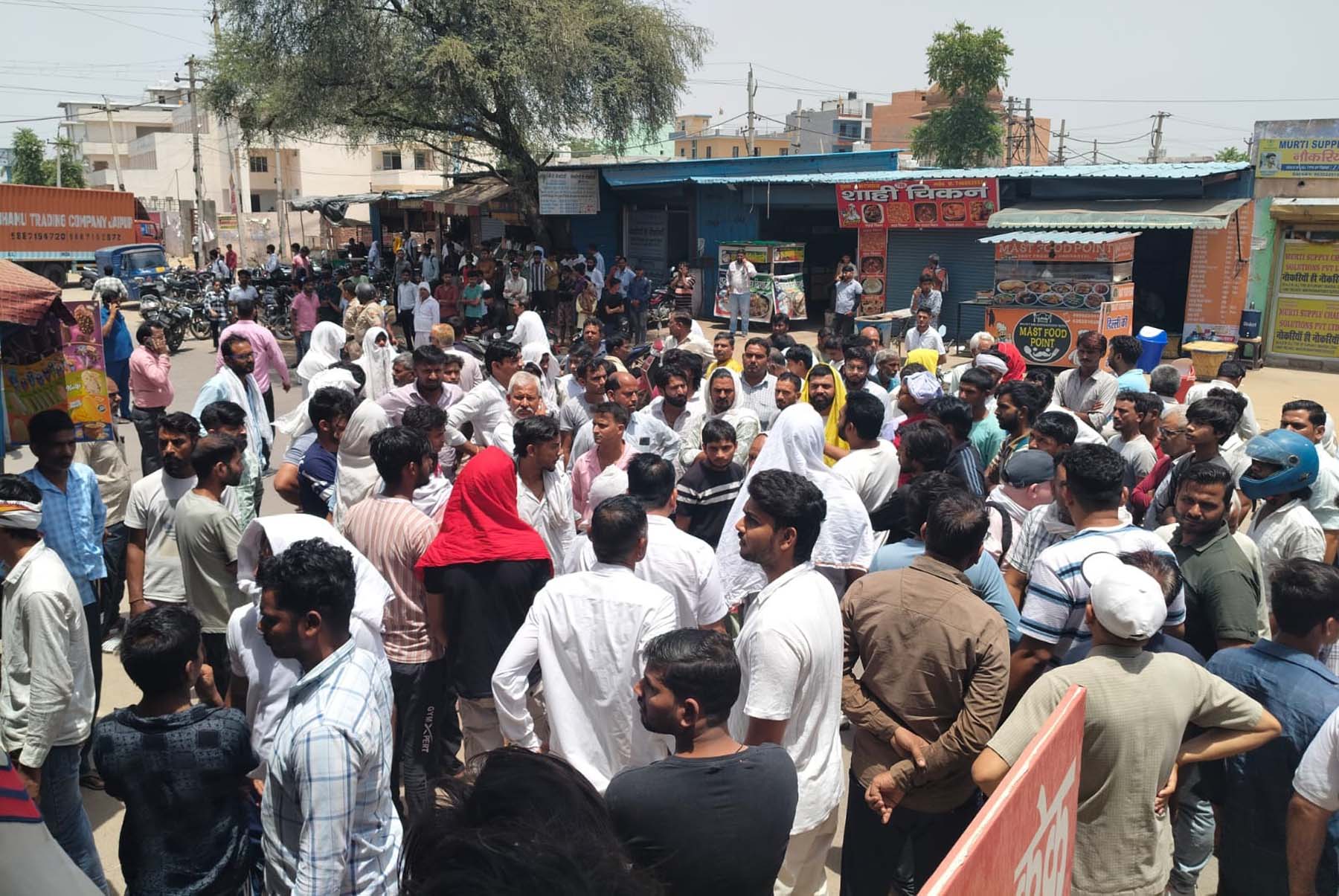 अपडेट—-गुरुग्राम: दिनदहाड़े युवक की हत्या, एसएचओ समेत चार पुलिस वाले सस्पेंड