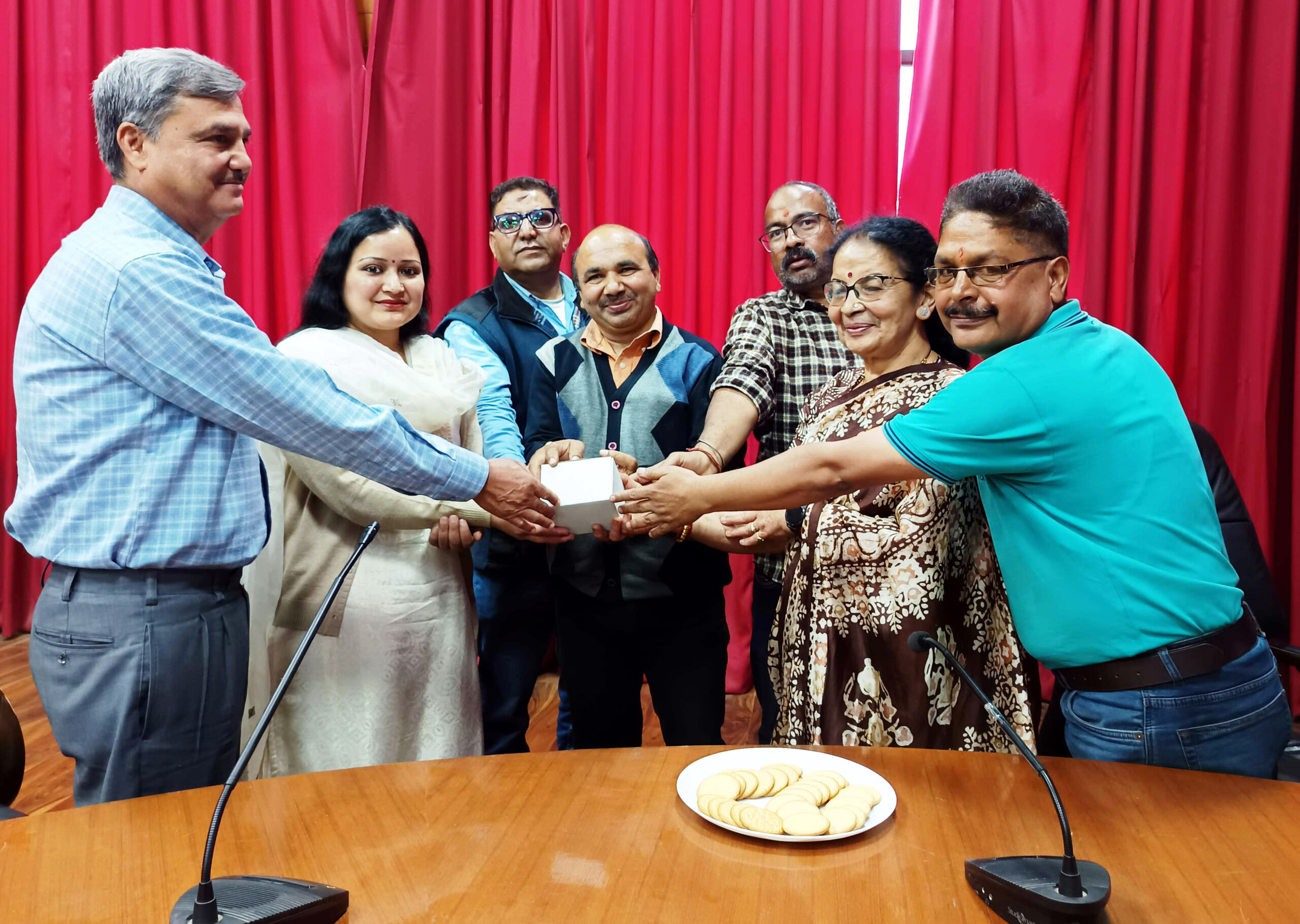 हिंदी पत्रकारिता में अंग्रेजी शब्दों के बढ़ते प्रयोग पर चिंता