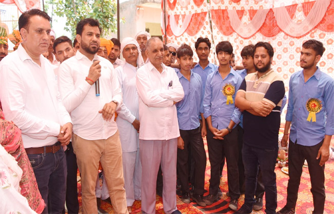 सोनीपत: शिक्षा से विकास: मां सरस्वती की प्रतिमा का लोकार्पण