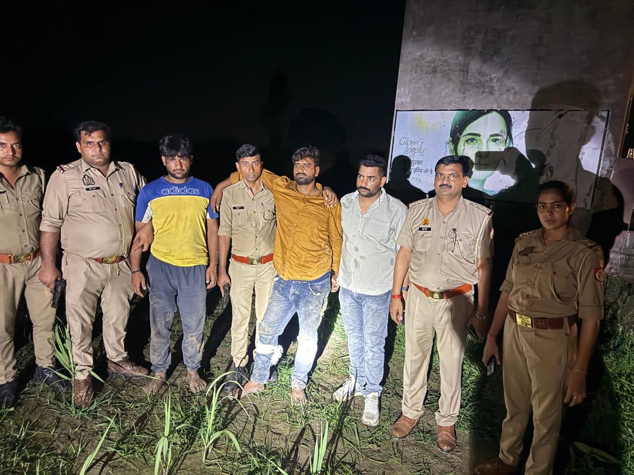 पुलिस मुठभेड़ में दो लुटेरे गिरफ्तार,एक को लगी गोली