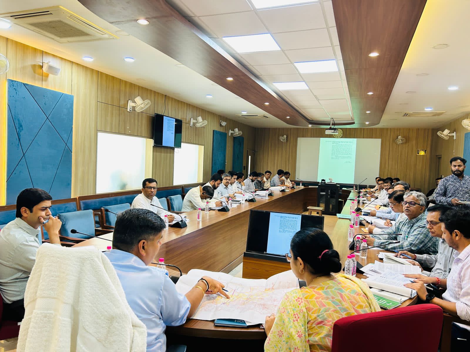 उद्यमियों की समस्याओं को प्राथमिकता के आधार पर गुणवत्तायुक्त एवं समयबद्ध निस्तारण सुनिश्चित करें:अपर आयुक्त* उद्यमियों की समस्याओं को प्राथमिकता के आधार पर गुणवत्तायुक्त एवं समयबद्ध निस्तारण सुनिश्चित करें:अपर आयुक्त*