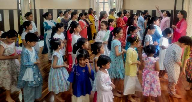 कथक नृत्य सीखने को लेकर बच्चों में जबरदस्त उत्साह
