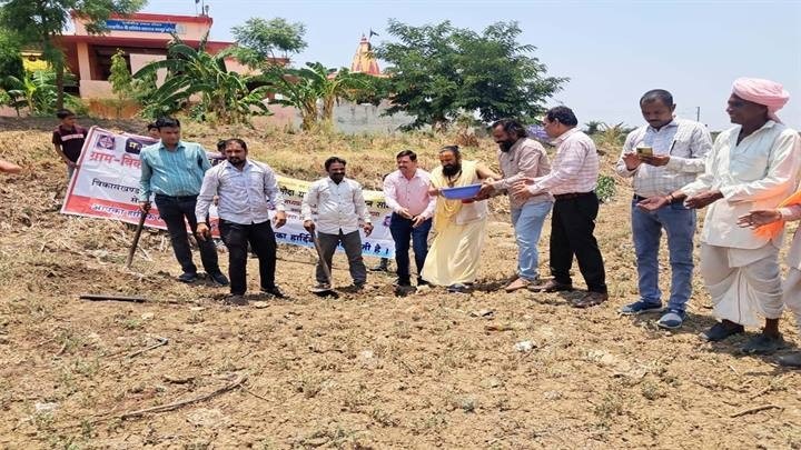 रतलाम जिले में पिंगला नदी गहरीकरण के लिये श्रमदान रतलाम जिले में पिंगला नदी गहरीकरण के लिये श्रमदान