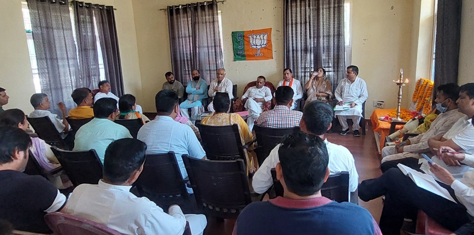 कल्याणकारी योजनाओं का लाभ जमीनी स्तर पर  पहुंच मजबूत करने का आग्रह किया