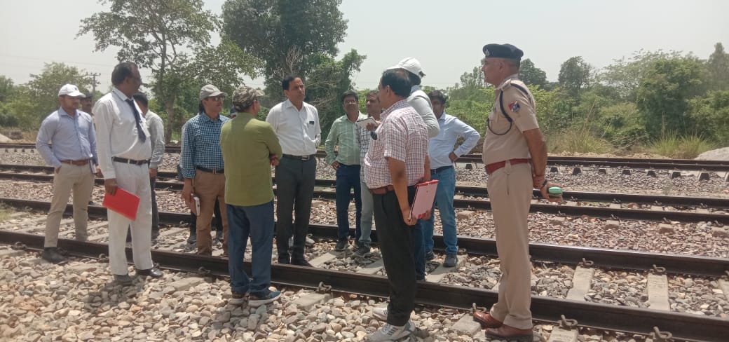 डीआरएम ने हरदोई व बालामऊ स्टेशन कार्यों का लिया जायजा