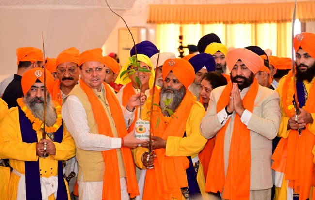 श्री हेमकुंड साहिब के लिए पहला जत्था रवाना, राज्यपाल और मुख्यमंत्री ने दी शुभकामनाएं