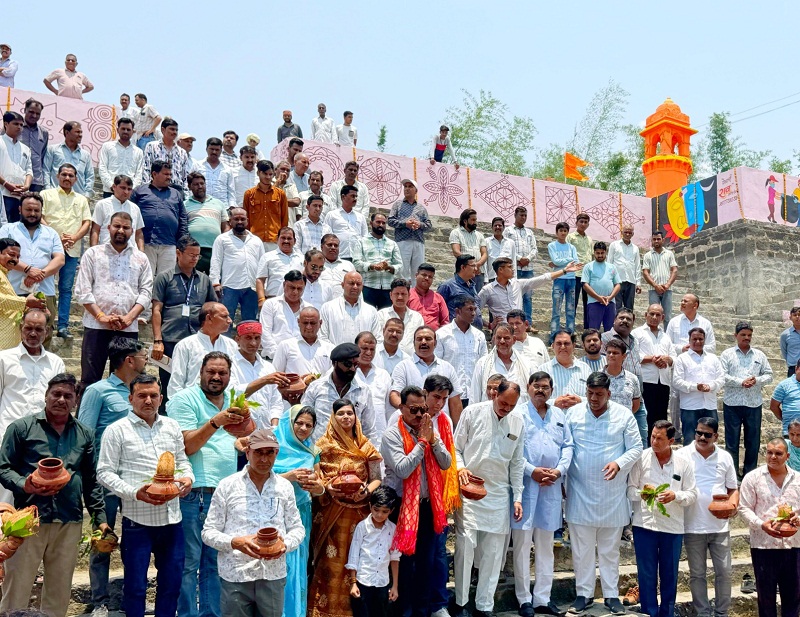 इंदौरः मंत्री सिलावट ने ऐतिहासिक अहिल्या कुण्ड में हुए जीर्णोद्धार कार्यों का किया लोकार्पण