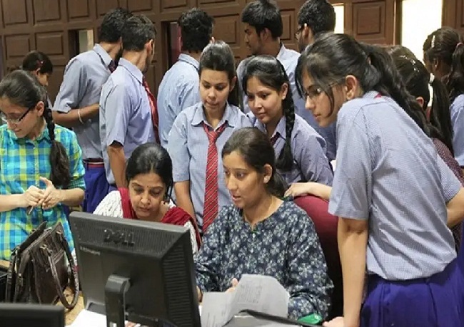 सीबीएसई 12वीं का परीक्षा परिणाम घाेषित, मप्र में 82.46 फीसदी विद्यार्थी हुए पास, लड़कों के मुकाबले लड़कियां रहीं आगे