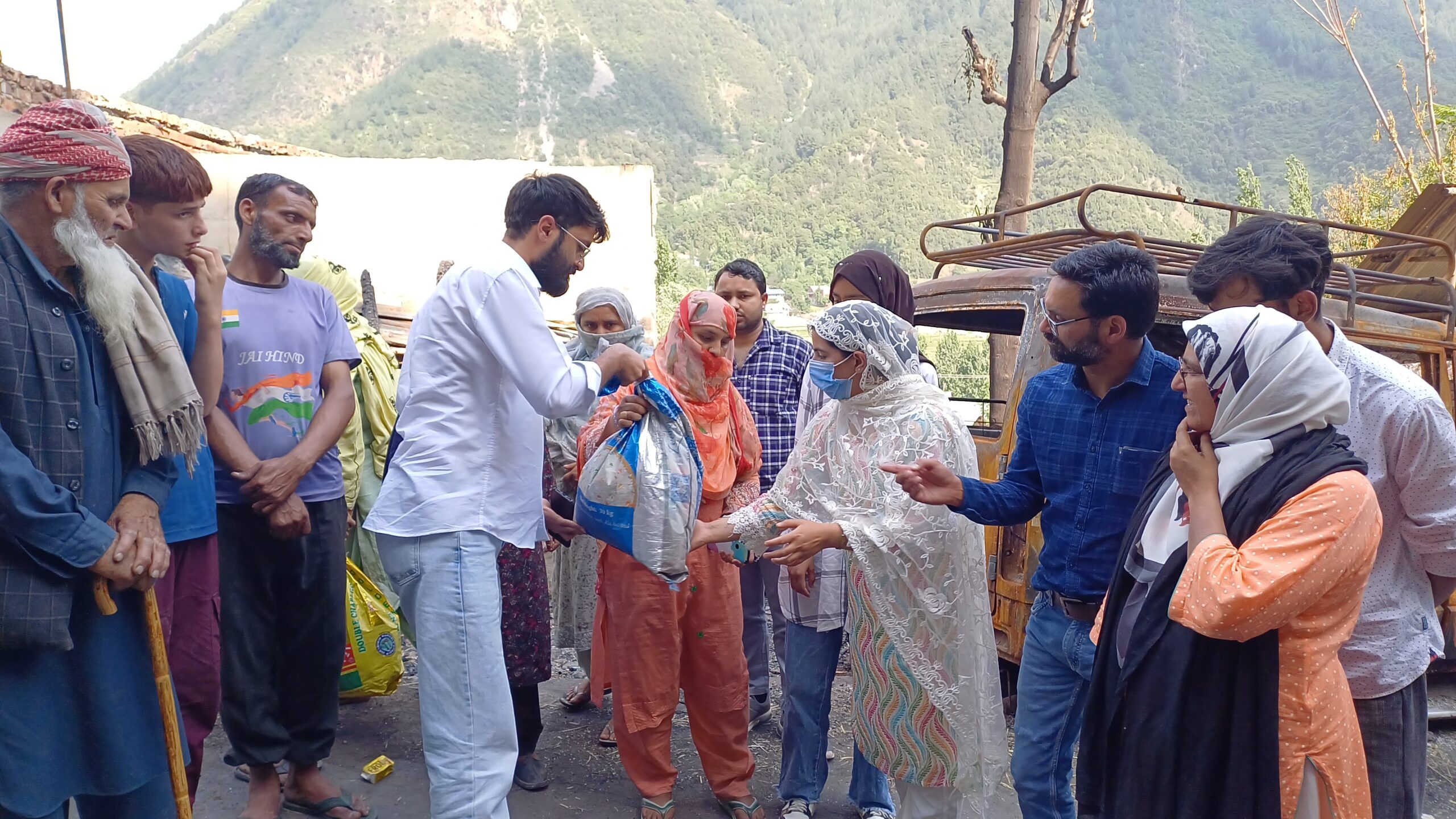 अभाविप ने नियंत्रण रेखा में प्रभावित समुदायों की सहायता के लिए राहत कार्य अभियान शुरू किया