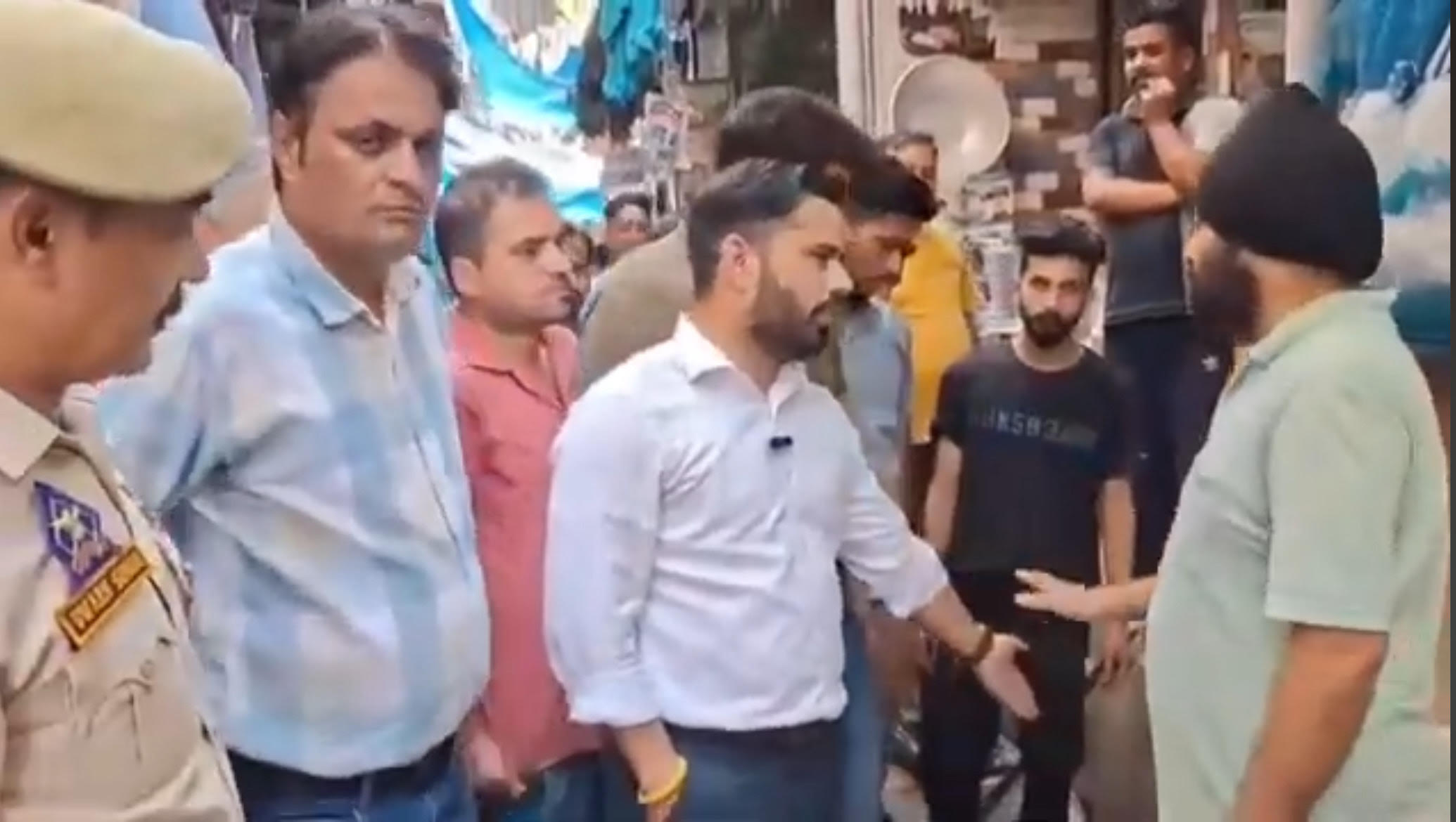 नगर परिषद कठुआ शहर के पुराने बाजार में चलाया अतिक्रमण हटाओ अभियान