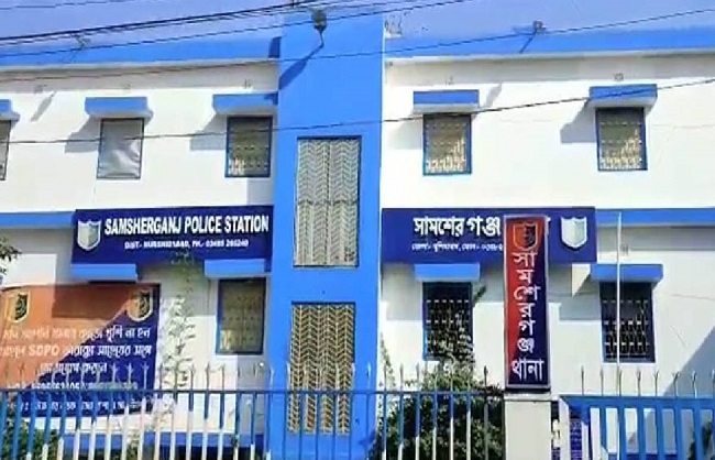 शमशेरगंज में बम बरामद होने से दहशत