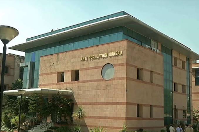 खैरथल में पटवारी 1000 रूपये रिश्वत लेते गिरफ्तार
