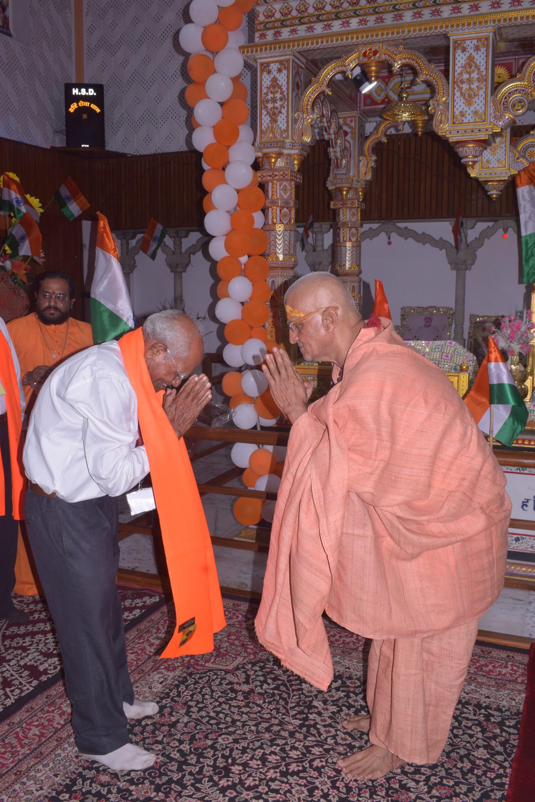 हरि शेवा धाम में ऑपरेशन सिंदूर के शहीदों और पहलगाम पीड़ितों को दी गई भावपूर्ण श्रद्धांजलि