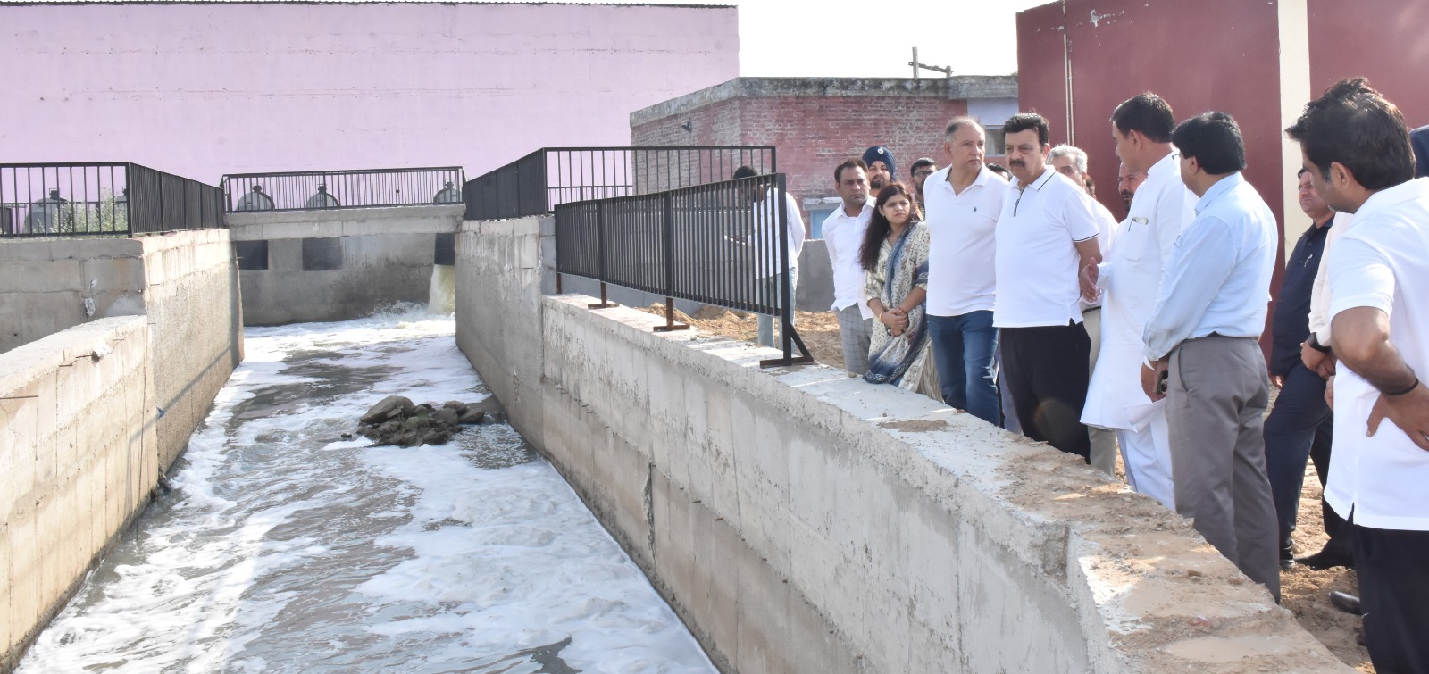 झज्जर : मंत्री नरबीर ने दिए ड्रेनों की सफाई व एसटीपी की पूरी क्षमता का उपयोग के दिए आदेश