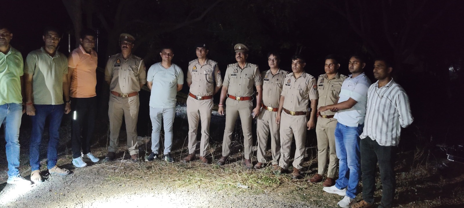मुठभेड़ में जानलेवा हमले के तीन अभियुक्त गिरफ्तार, गोली लगी