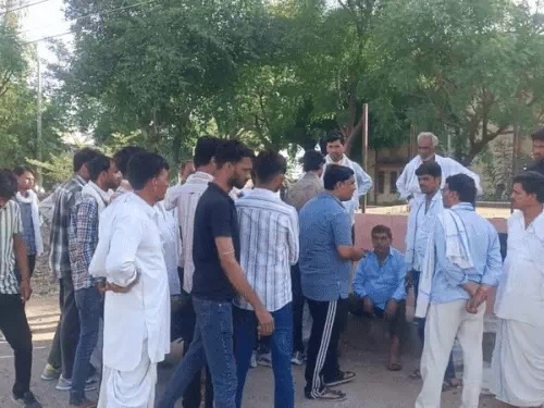 बजरी माफिया का पुलिस पर हमला, डीएसपी की गाड़ी में लगाई आग, एक की मौत