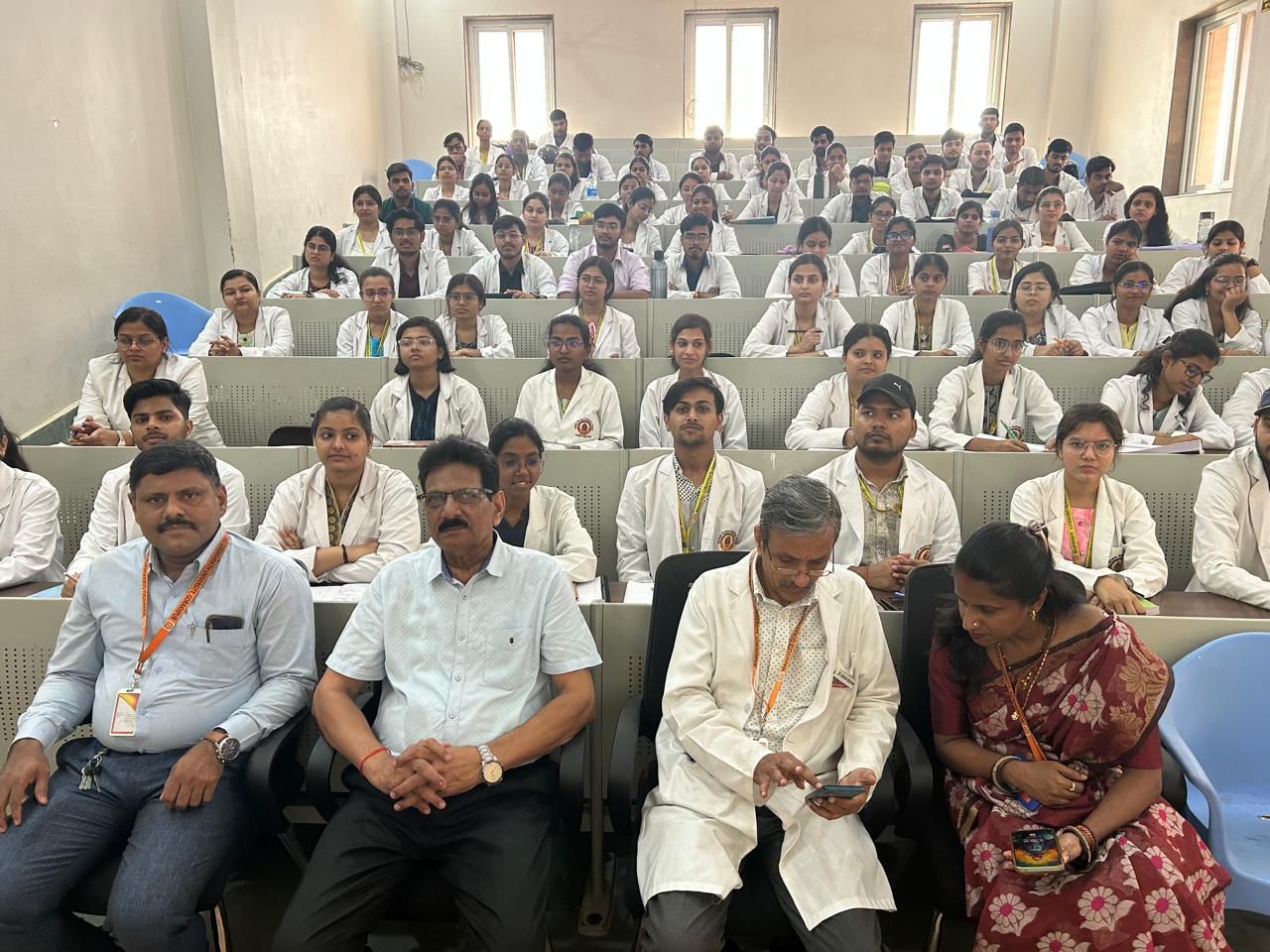 एमजीयूजी में ‘एक राष्ट्र-एक स्वास्थ्य तंत्र’ विषय पर पर वैज्ञानिक संगोष्ठी* एमजीयूजी में ‘एक राष्ट्र-एक स्वास्थ्य तंत्र’ विषय पर पर वैज्ञानिक संगोष्ठी*