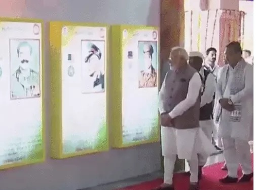 बीकानेर पहुंचे प्रधानमंत्री मोदी, करणी माता मंदिर में की पूजा-अर्चना
