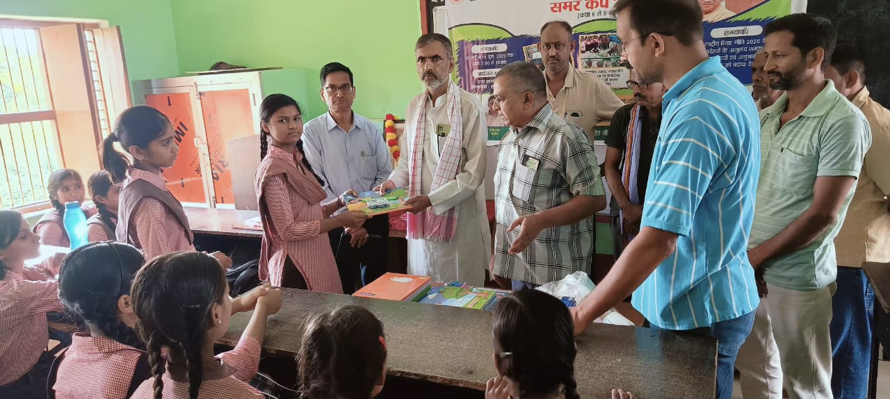 बलिया : परिषदीय विद्यालयों में समर कैम्प की रंगारंग शुरुआत