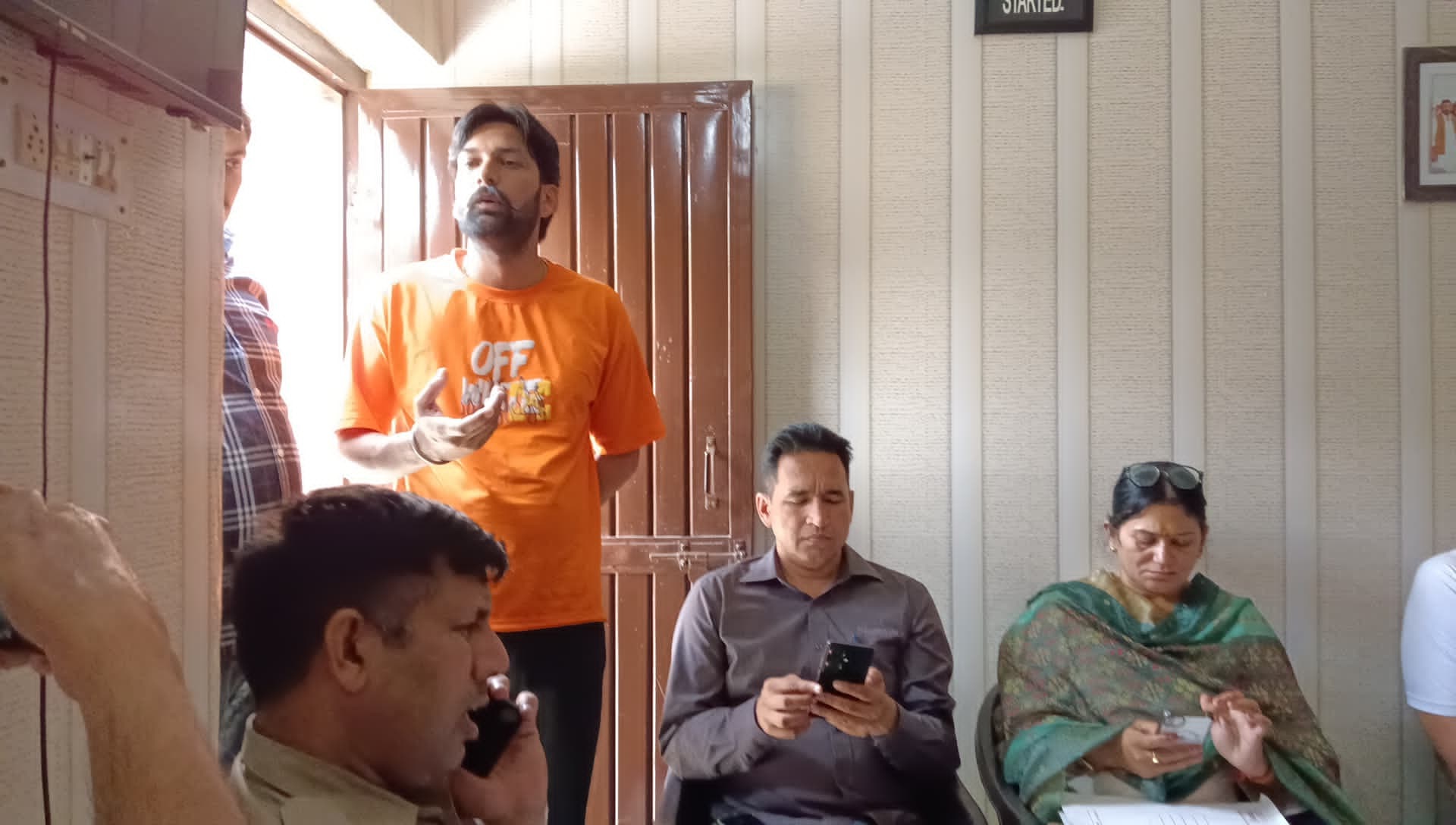 सिरसा में अवैध नशा मुक्ति केंद्र पर सीएम फ्लाइंग का छापा, मिली ढेराें खामियां