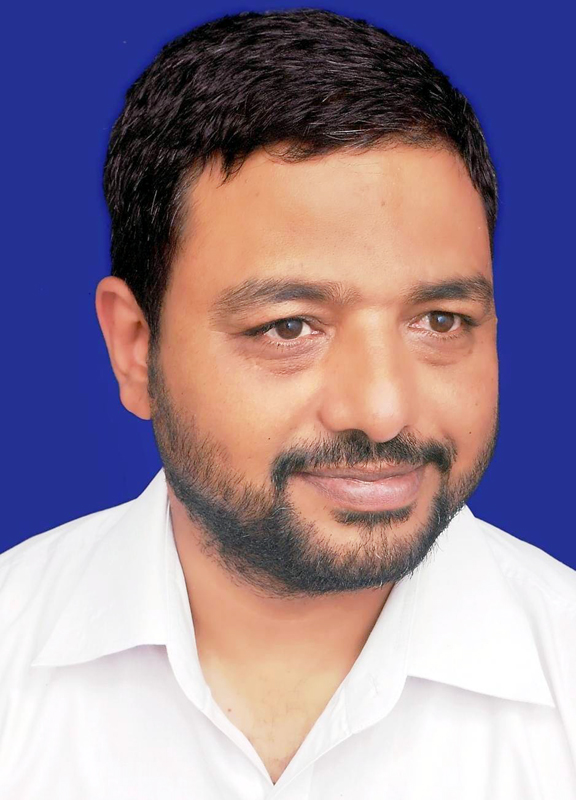 जिला बार के सचिव दीपक रुवाली। जिला बार के सचिव दीपक रुवाली।