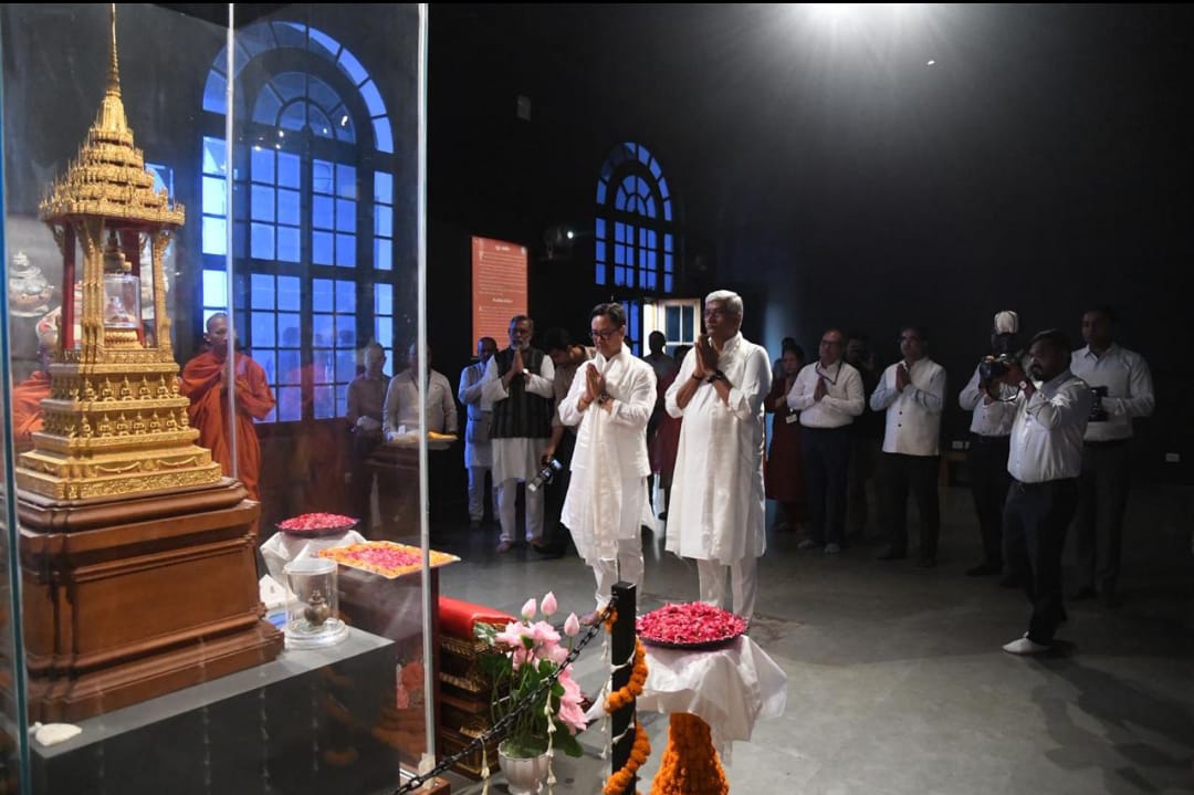 बुद्ध पूर्णिमा के अवसर पर राष्ट्रीय संग्रहालय में की गई पवित्र अवशेषों की पूजा